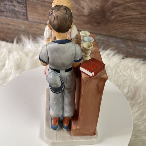 Gorham Figurine Inspired byNorman Rockwell Painting”A Day in the Life of a Boy” - Picture 5 of 8